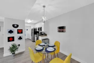 Photo #2: 2493629 Listing 