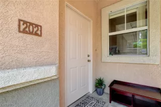 Photo #5: 2493630 Listing 