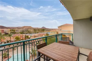 Photo #2: 2493635 Listing