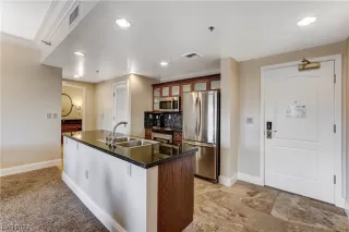 Photo #3: 2493635 Listing