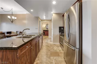 Photo #4: 2493635 Listing