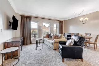 Photo #6: 2493635 Listing