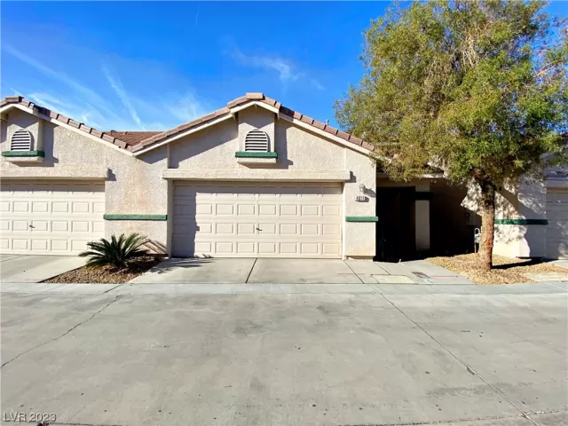 MLS: 2493647 Condo For Sale