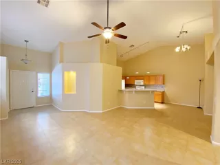 Photo #6: 2493647 Listing 