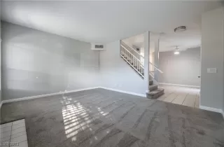 Photo #3: 2493666 Listing 