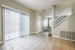 Photo #4: 2493666 Listing 