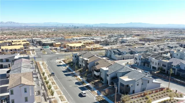 MLS: 2493672 Condo For Sale