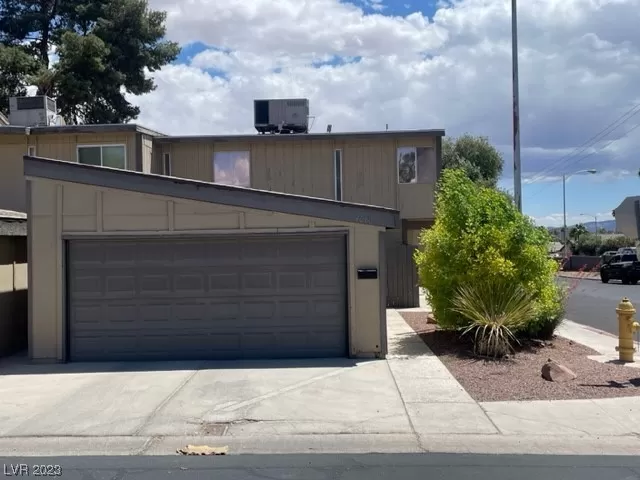 MLS: 2493673 Condo For Sale