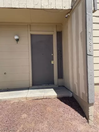 Photo #2: 2493673 Listing 