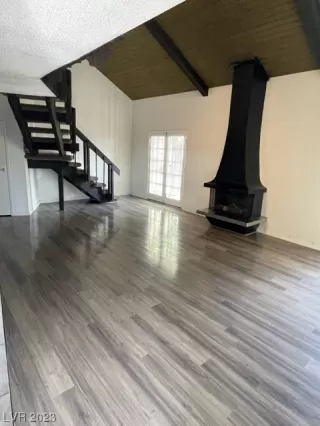 Photo #4: 2493673 Listing 
