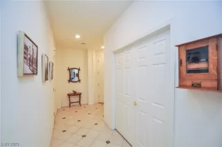 Photo #1: 2493677 Listing