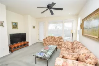 Photo #2: 2493677 Listing