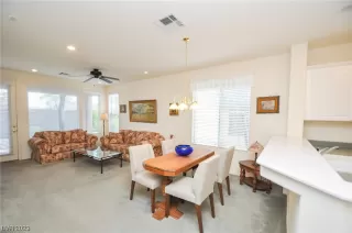 Photo #3: 2493677 Listing