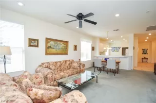 Photo #4: 2493677 Listing