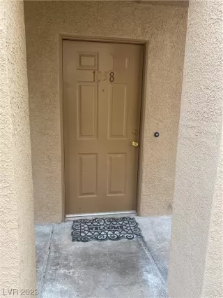 Photo #1: 2493742 Listing 