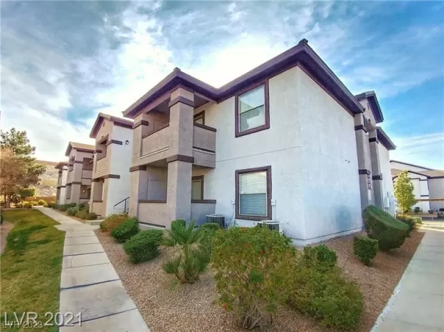 MLS: 2493772 Condo For Sale