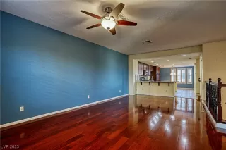 Photo #5: 2493774 Listing