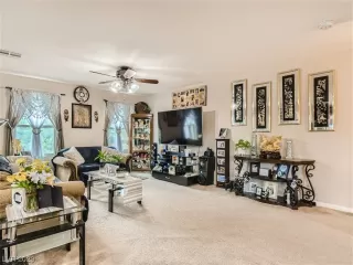 Photo #5: 2493810 Listing