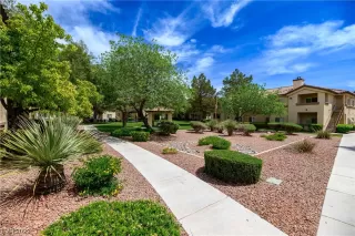 Photo #5: 2493820 Listing