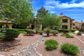 Photo #6: 2493820 Listing