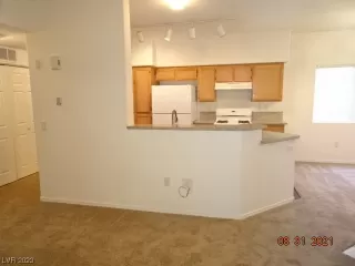 Photo #1: 2493830 Listing 