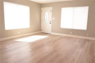 Photo #2: 2493831 Listing