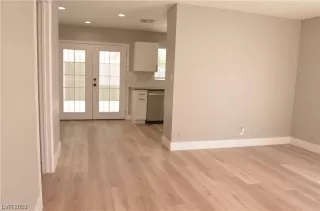 Photo #3: 2493831 Listing