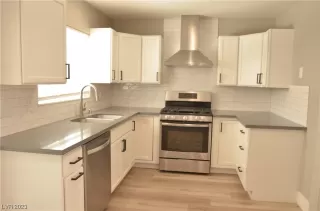 Photo #4: 2493831 Listing