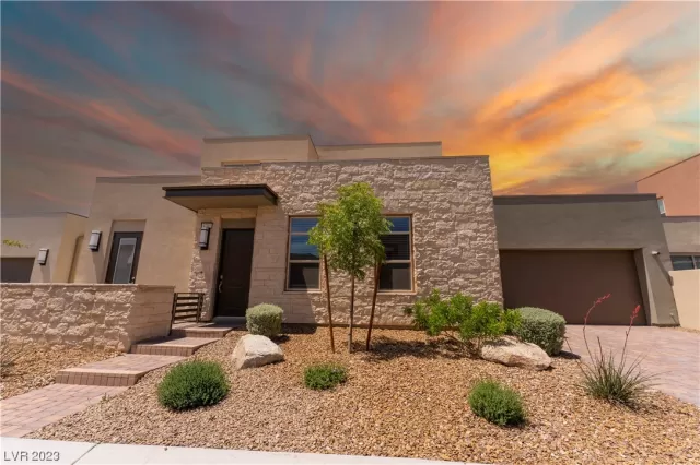 MLS: 2493834 Condo For Sale