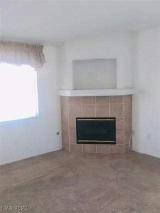 Photo #3: 2493839 Listing 