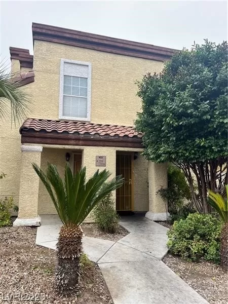 MLS: 2493844 Condo For Sale