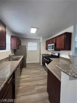 Photo #6: 2493844 Listing 