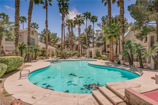 MLS: 2493847 Condo For Sale