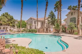 Photo #2: 2493847 Listing 