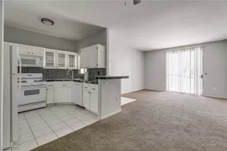 Photo #4: 2493847 Listing 