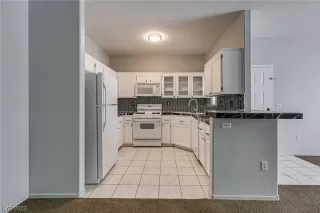 Photo #6: 2493847 Listing 