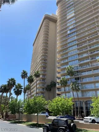 Photo #1: 2493855 Listing 