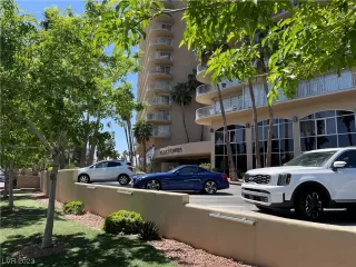 Photo #2: 2493855 Listing 