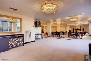 Photo #3: 2493855 Listing 