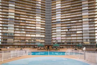 Photo #4: 2493855 Listing 