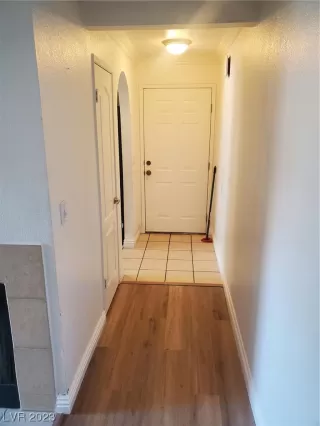 Photo #2: 2493874 Listing 