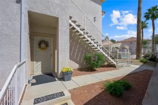 Photo #1: 2493879 Listing 