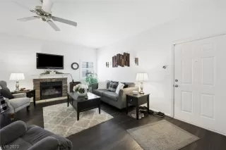 Photo #4: 2493879 Listing 