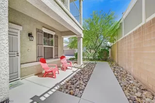 Photo #1: 2493886 Listing 