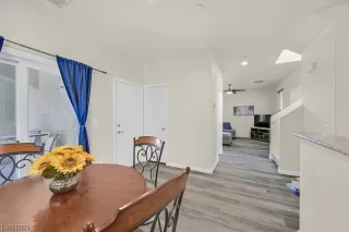 Photo #4: 2493886 Listing 