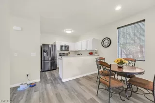 Photo #6: 2493886 Listing 