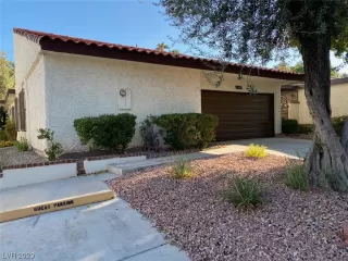 Photo #1: 2493895 Listing