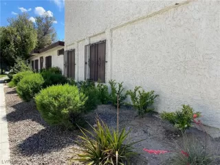 Photo #3: 2493895 Listing