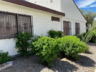 Photo #4: 2493895 Listing