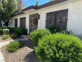 Photo #5: 2493895 Listing